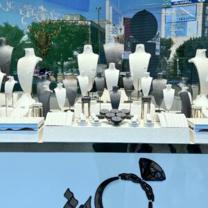 طراحی دکور جواهر و طلا فروشی